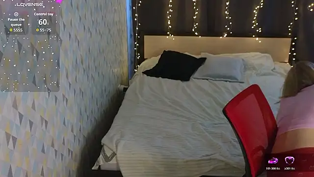 Snapshot of Tara_Lawson chatting on March 7, 2026, 10:54 am Tara Lawson online show from March 7, 2026, 10:54 am