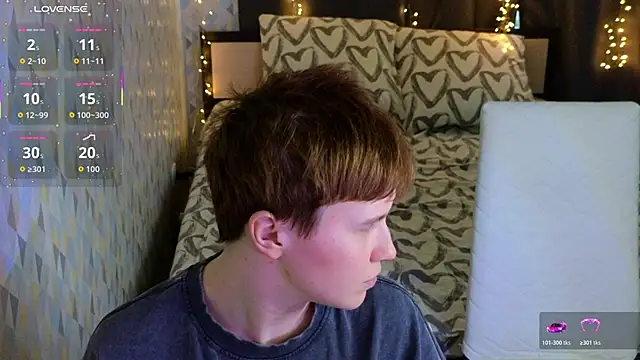 Snapshot of Tara_Lawson chatting on April 1, 2026, 1:41 pm Tara Lawson online show from April 1, 2026, 1:41 pm