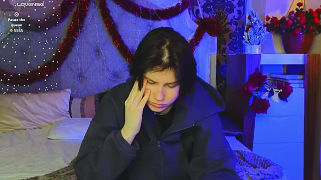 Snapshot of Tara_Lawson chatting on January 6, 2026, 5:33 am Tara Lawson online show from January 6, 2026, 5:33 am