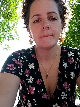 emiliemilf online show from March 25, 2026, 5:56 pm