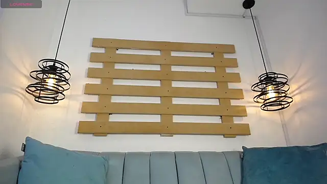 Andy Leex online show from December 15, 2025, 7:41 pm