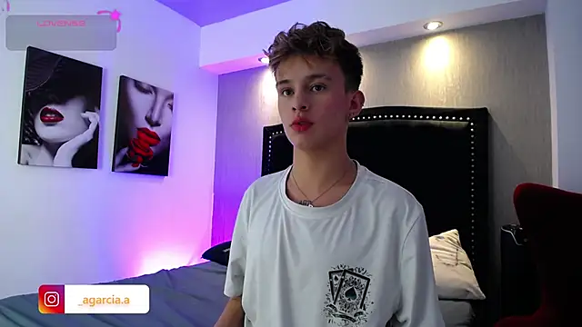 LiamWildx20 online show from February 12, 2026, 4:34 am