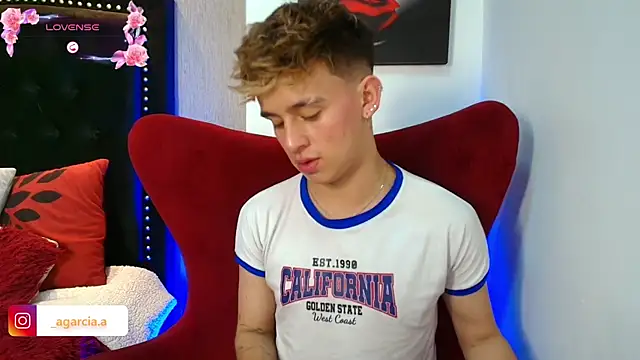 Snapshot of LiamWildx20 chatting on October 12, 2025, 4:36 am LiamWildx20 online show from October 12, 2025, 4:36 am