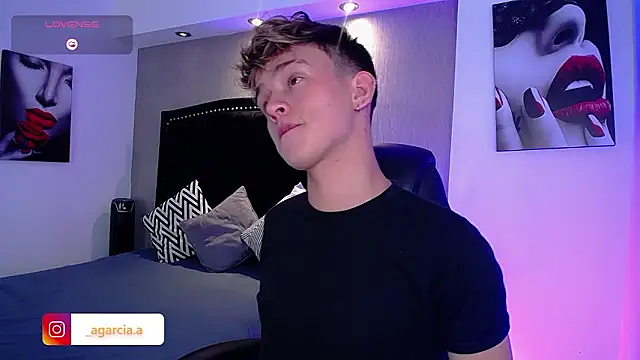 LiamWildx20 online show from March 29, 2026, 4:36 am