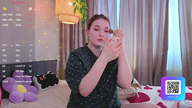 Snapshot of ConstanceHelms chatting on April 8, 2026, 5:09 am ConstanceHelms online show from April 8, 2026, 5:09 am