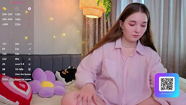 Snapshot of ConstanceHelms chatting on April 13, 2026, 5:11 am ConstanceHelms online show from April 13, 2026, 5:11 am