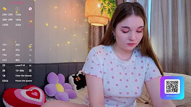 Snapshot of ConstanceHelms chatting on April 16, 2026, 5:08 am ConstanceHelms online show from April 16, 2026, 5:08 am