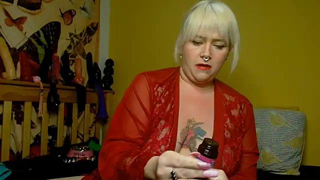 FilthyCuteOlivia online show from December 17, 2025, 9:20 pm