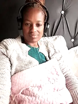 Snapshot of sexylira chatting on November 16, 2025, 12:43 pm sexylira online show from November 16, 2025, 12:43 pm