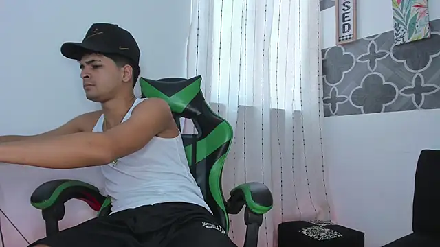 Snapshot of 317894 chatting on March 9, 2026, 8:01 pm 317894 online show from March 9, 2026, 8:01 pm