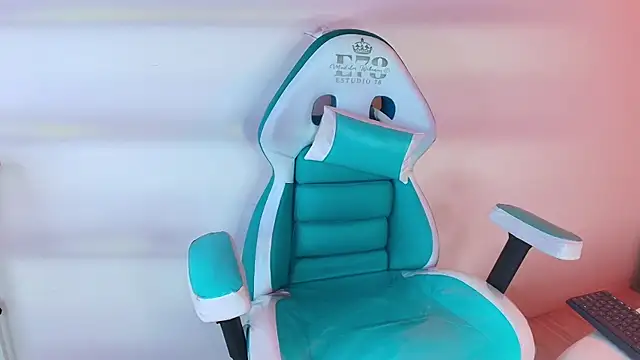 Lia adamsss online show from March 20, 2026, 3:29 am