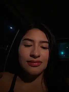 andrea gomes  online show from March 31, 2026, 7:54 am