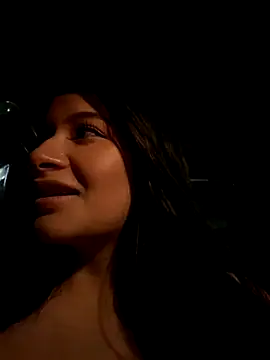 Snapshot of andrea_gomes_ chatting on October 19, 2025, 8:17 am andrea gomes  online show from October 19, 2025, 8:17 am