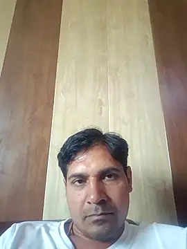 Snapshot of johnny8731 chatting on May 31, 2026, 8:09 am johnny8731 online show from May 31, 2026, 8:09 am