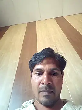 Snapshot of johnny8731 chatting on May 7, 2026, 7:45 am johnny8731 online show from May 7, 2026, 7:45 am