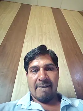 Snapshot of johnny8731 chatting on May 2, 2026, 7:13 am johnny8731 online show from May 2, 2026, 7:13 am