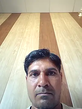 johnny8731 online show from April 5, 2026, 4:52 am