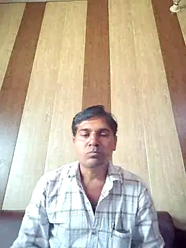 Snapshot of johnny8731 chatting on April 26, 2026, 6:00 am johnny8731 online show from April 26, 2026, 6:00 am