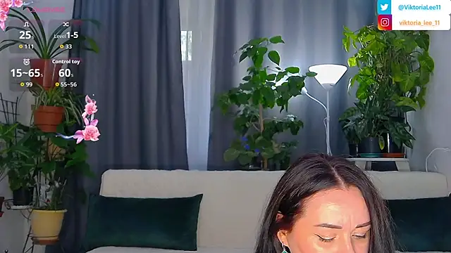 Snapshot of Viktoriafayx chatting on September 15, 2025, 9:21 am Viktoriafayx online show from September 15, 2025, 9:21 am