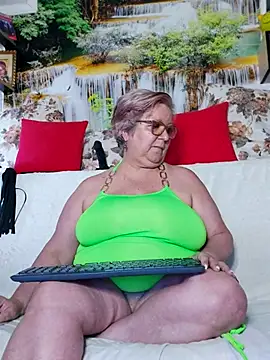 QueenPammy1 online show from September 28, 2025, 6:42 am