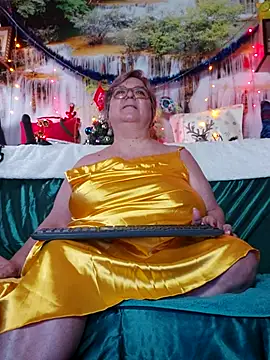 Snapshot of QueenPammy1 chatting on December 23, 2025, 8:35 am QueenPammy1 online show from December 23, 2025, 8:35 am