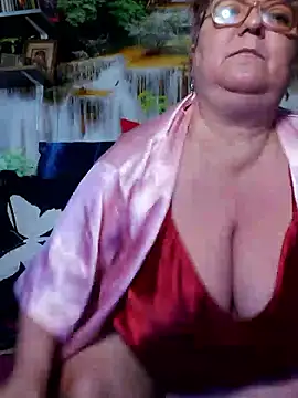 Snapshot of QueenPammy1 chatting on January 15, 2026, 6:06 am QueenPammy1 online show from January 15, 2026, 6:06 am