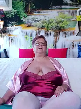 Snapshot of QueenPammy1 chatting on January 9, 2026, 8:21 am QueenPammy1 online show from January 9, 2026, 8:21 am