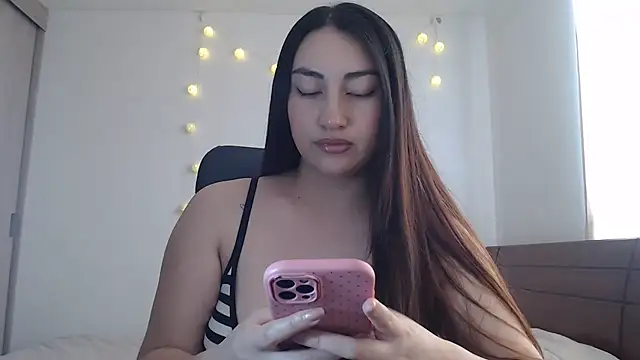 nalafoster online show from April 14, 2026, 3:28 pm