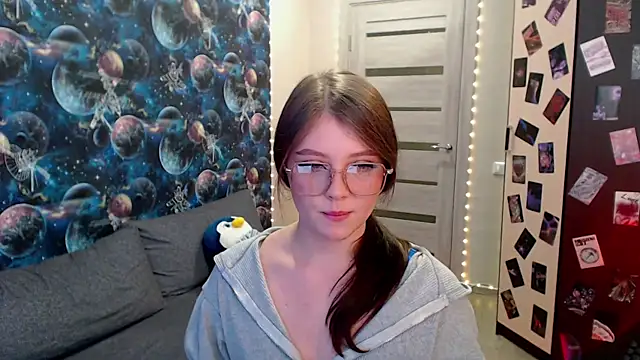 Snapshot of GinnyBlacky chatting on October 8, 2025, 4:19 pm GinnyBlacky online show from October 8, 2025, 4:19 pm