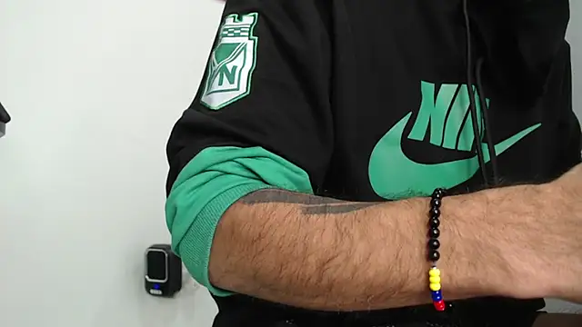 Snapshot of bigdick_monster1 chatting on December 1, 2025, 12:17 pm bigdick monster1 online show from December 1, 2025, 12:17 pm