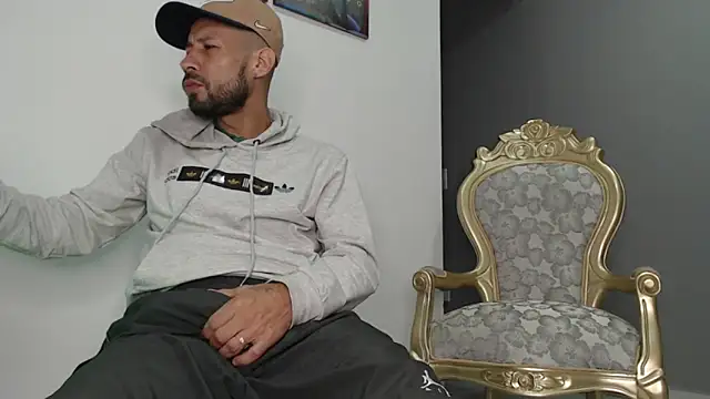 Snapshot of bigdick_monster1 chatting on November 16, 2025, 11:04 am bigdick monster1 online show from November 16, 2025, 11:04 am