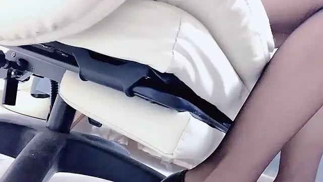 Alma va online show from November 22, 2025, 1:54 pm