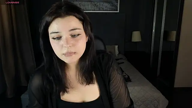 SHERI BELTON online show from November 21, 2025, 6:29 pm