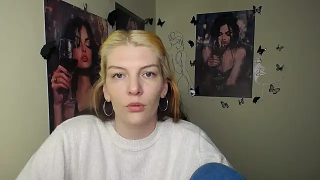 Snapshot of VanessaRey_ chatting on March 24, 2026, 5:35 pm VanessaRey online show from March 24, 2026, 5:35 pm