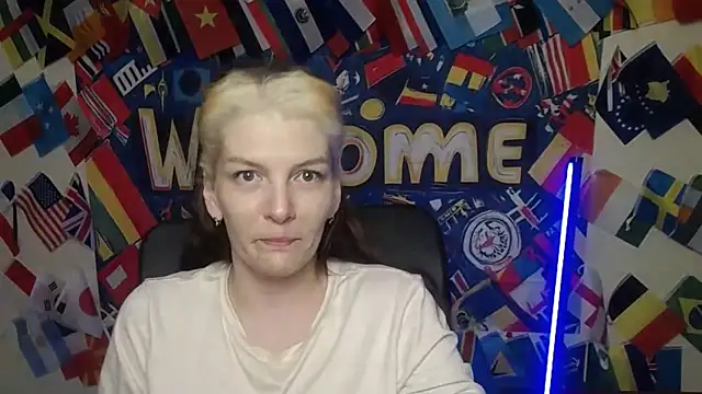 Snapshot of VanessaRey_ chatting on April 2, 2026, 4:24 pm VanessaRey online show from April 2, 2026, 4:24 pm