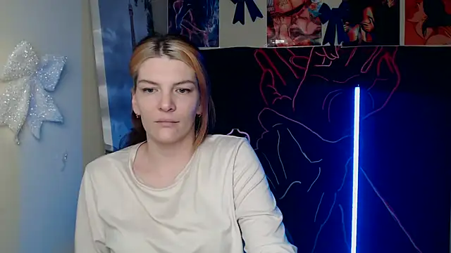 Snapshot of VanessaRey_ chatting on March 13, 2026, 5:51 pm VanessaRey online show from March 13, 2026, 5:51 pm