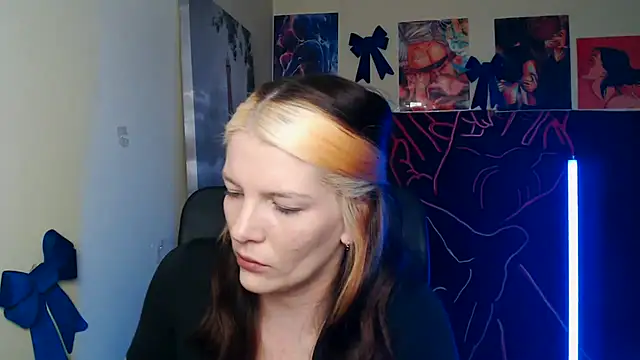 Snapshot of VanessaRey_ chatting on April 7, 2026, 5:53 am VanessaRey online show from April 7, 2026, 5:53 am