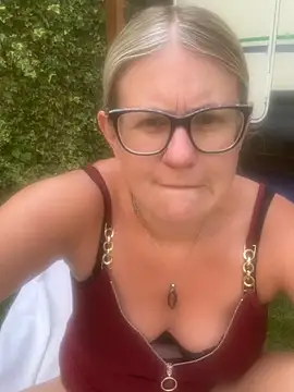 Snapshot of lady_gloria69 chatting on May 29, 2026, 7:47 am lady gloria69 online show from May 29, 2026, 7:47 am