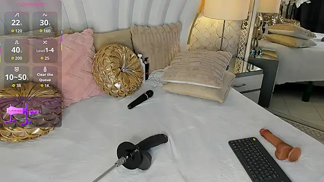 AriaJonnes  online show from November 1, 2025, 2:11 pm