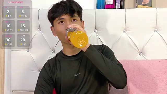 Ethan Westt online show from November 27, 2025, 10:21 pm