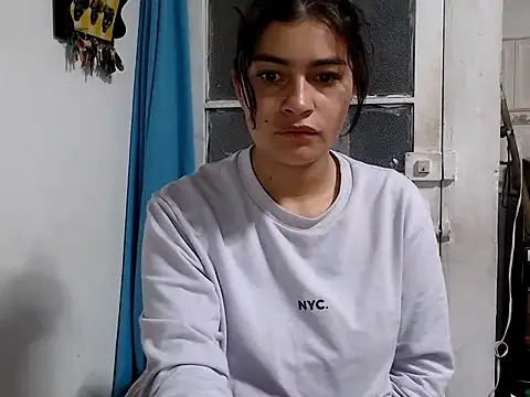 AlanaHotxx online show from October 17, 2025, 7:11 am