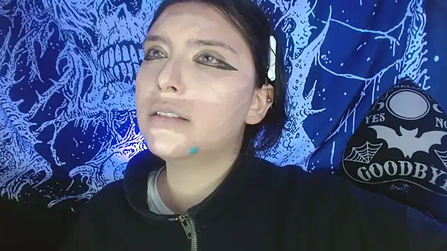 Snapshot of mikaskullcs chatting on October 1, 2025, 4:39 am mikaskullcs online show from October 1, 2025, 4:39 am