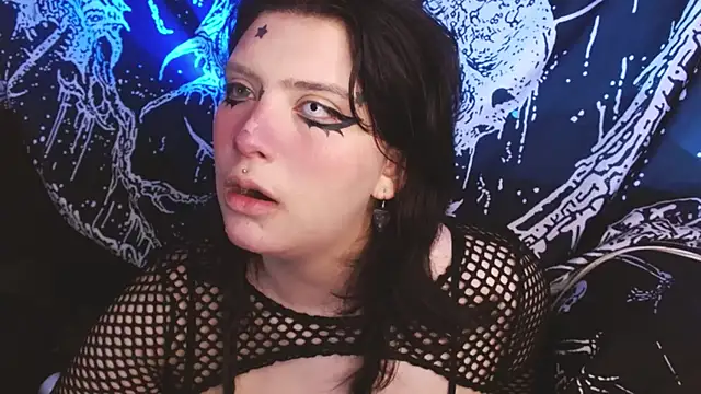 mikaskullcs online show from February 5, 2026, 9:32 pm