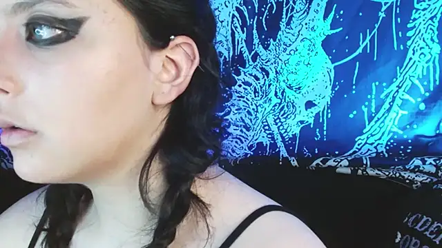 Snapshot of mikaskullcs chatting on November 13, 2025, 9:19 pm mikaskullcs online show from November 13, 2025, 9:19 pm