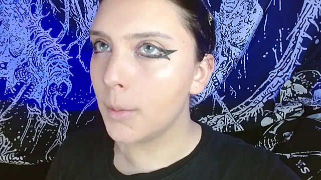 Snapshot of mikaskullcs chatting on November 12, 2025, 9:18 pm mikaskullcs online show from November 12, 2025, 9:18 pm