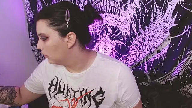 mikaskullcs online show from March 10, 2026, 9:52 pm