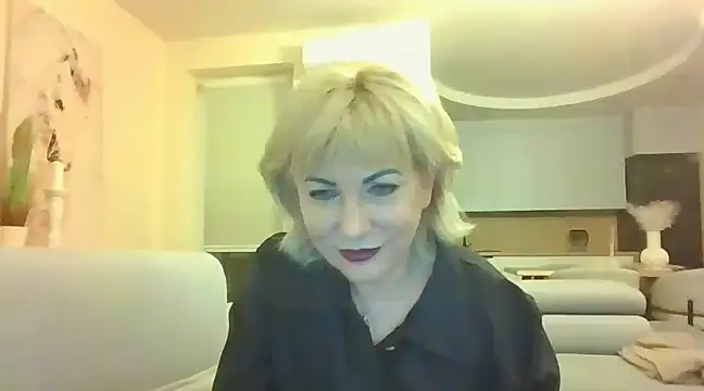 Snapshot of GabrielleTrue chatting on March 21, 2025, 7:35 pm GabrielleTrue online show from March 21, 2025, 7:35 pm