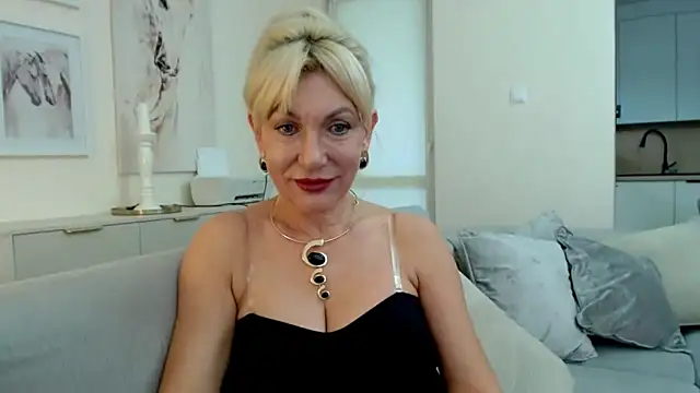 Snapshot of GabrielleTrue chatting on September 30, 2025, 7:14 am GabrielleTrue online show from September 30, 2025, 7:14 am