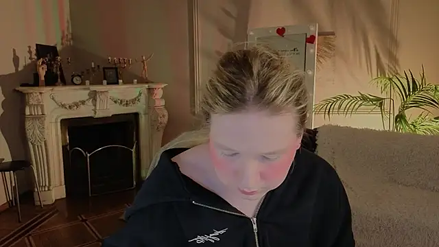 Snapshot of Jes_Solar chatting on March 6, 2026, 10:05 pm Jes Solar online show from March 6, 2026, 10:05 pm