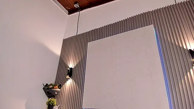 Snapshot of Emmazc_ chatting on November 22, 2025, 8:40 pm Emmazc online show from November 22, 2025, 8:40 pm